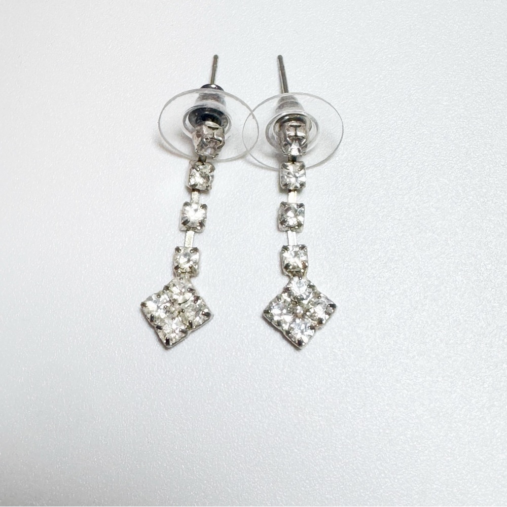 Elegant Silver Crystal Drop Earrings